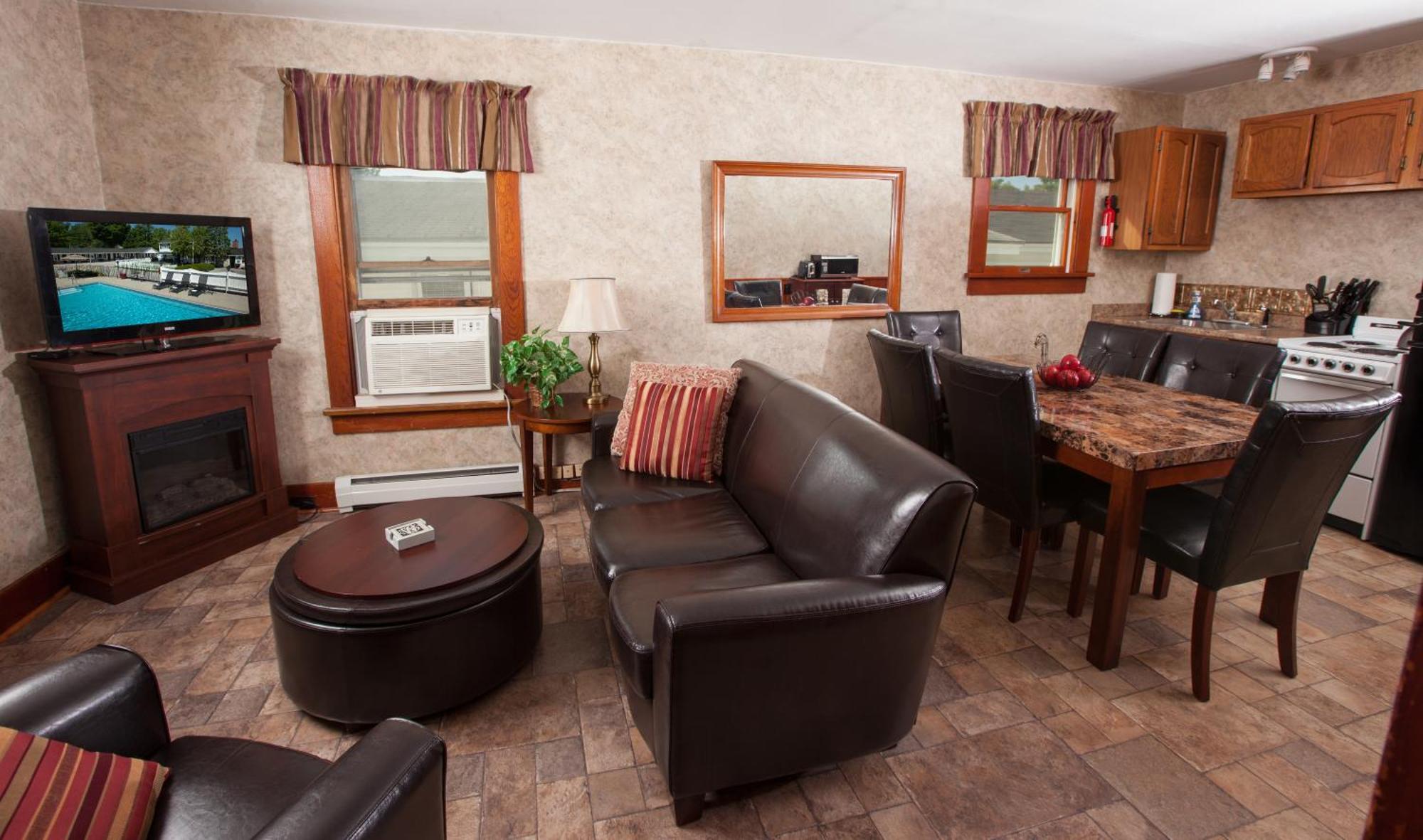 Motel Knotty Pine